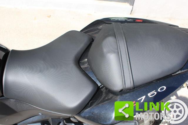 KAWASAKI Z 750 .
