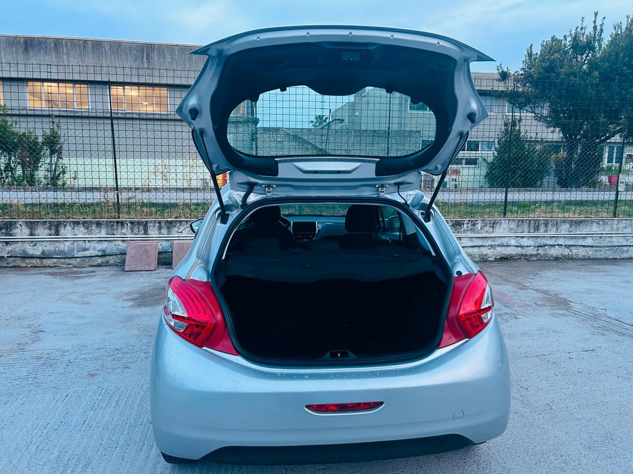 Peugeot 208 1.2 VTi 82 CV 3 porte Allure