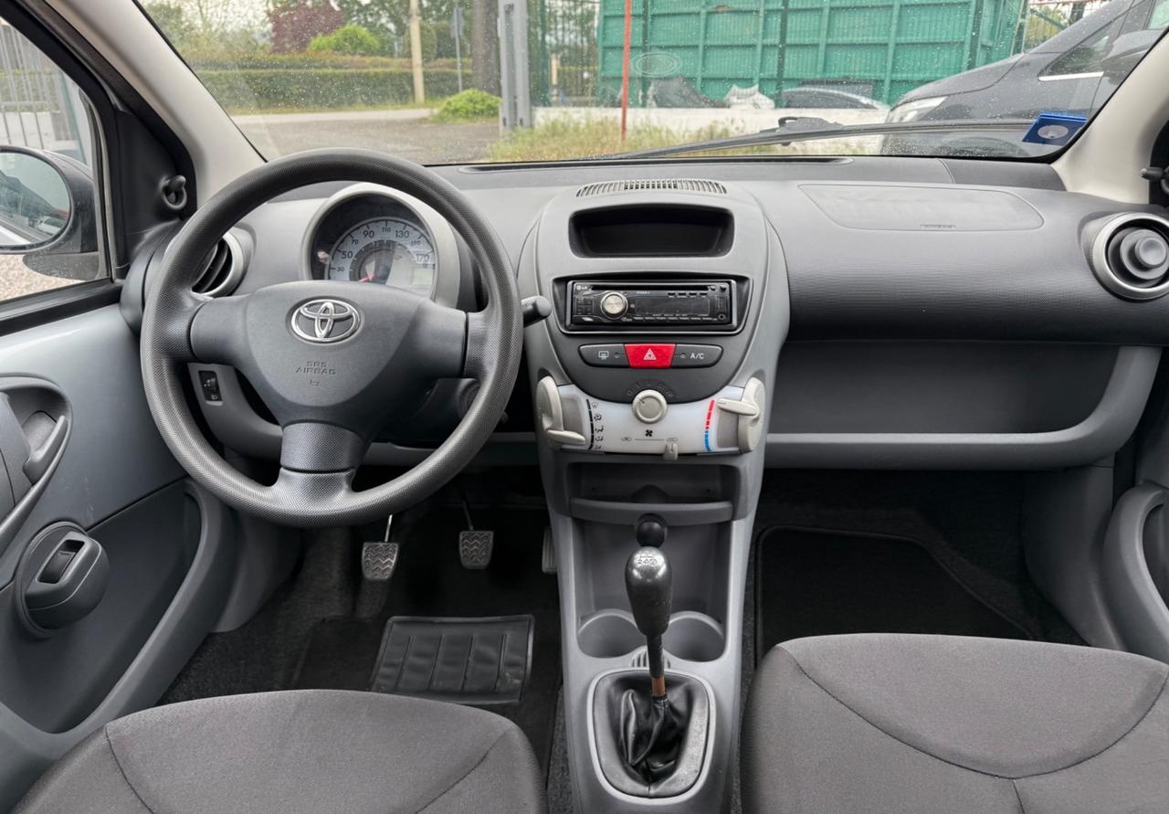 Toyota Aygo 1.0 12V VVT-i 5 porte Sol