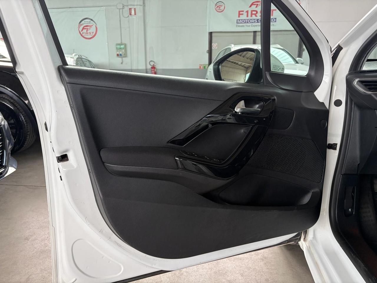 Peugeot 208 1.2 VTi 82 CV 5 porte Allure