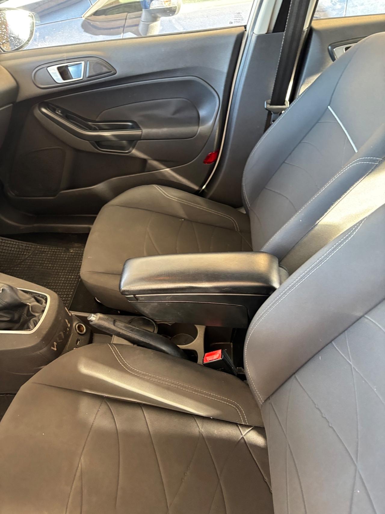 Ford Fiesta 1.0 80CV 5 porte neo patentati