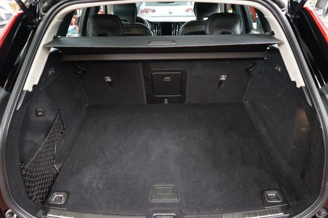 VOLVO XC60 B4 (d) AWD Geartronic Business