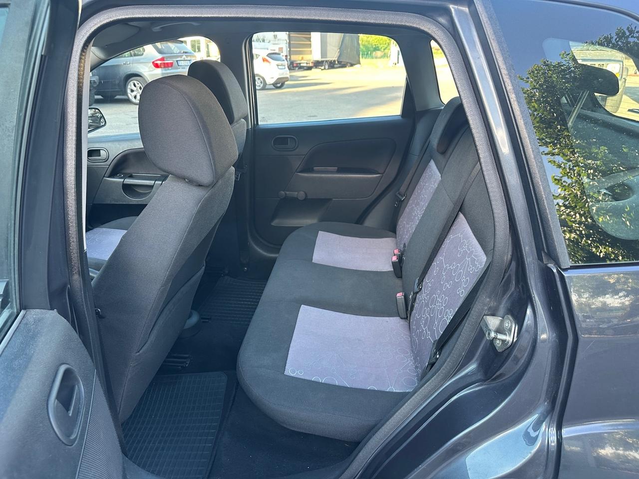 Ford Fiesta 1.2 16V 5p. Ghia X Neopatentati