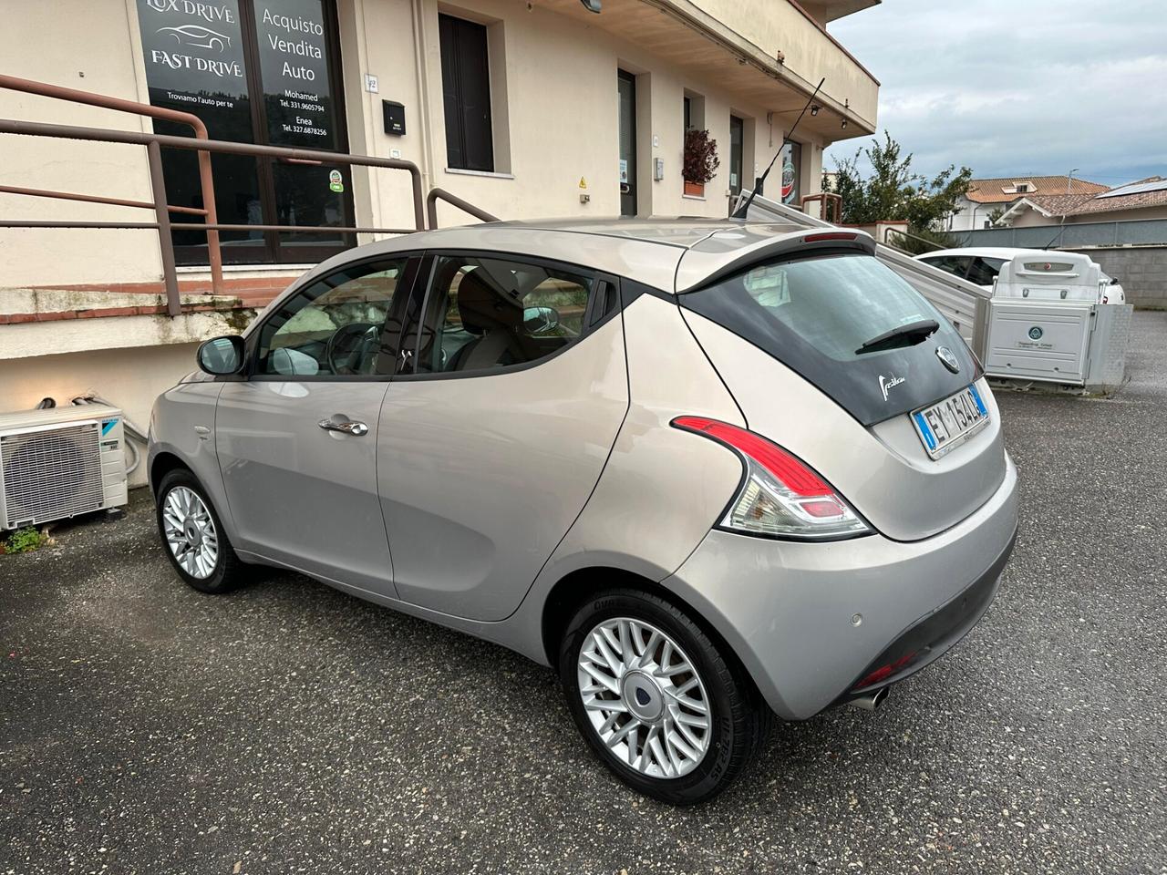 Lancia Ypsilon 1.2 69 CV 5 porte Gold