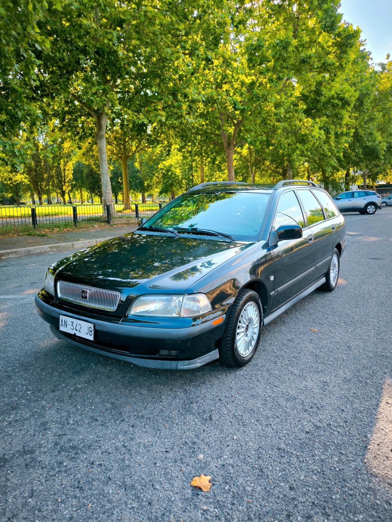 Volvo V40 2.0 16V cat