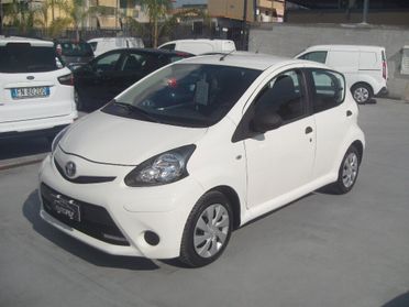 Toyota Aygo 1.0 5 porte Connect - 2013