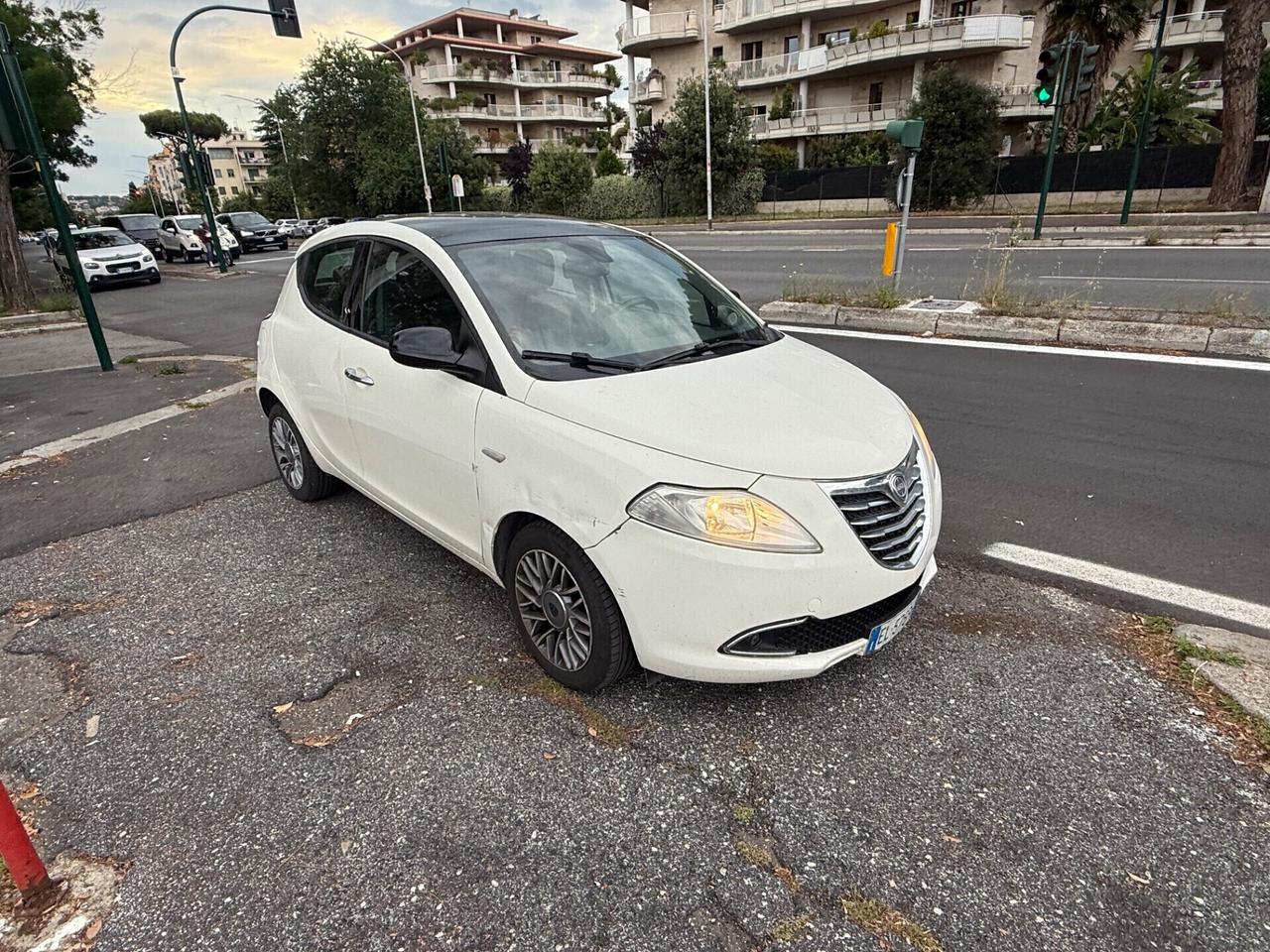 Lancia Ypsilon 0.9 TwinAir 85 CV 5 porte S&S DFN Platinum