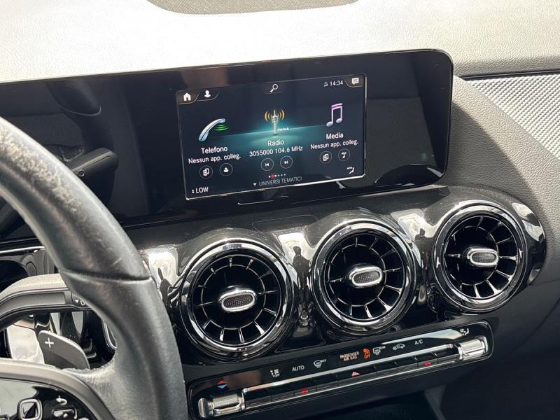 Mercedes GLA 180 180 D Business 8G-DCT