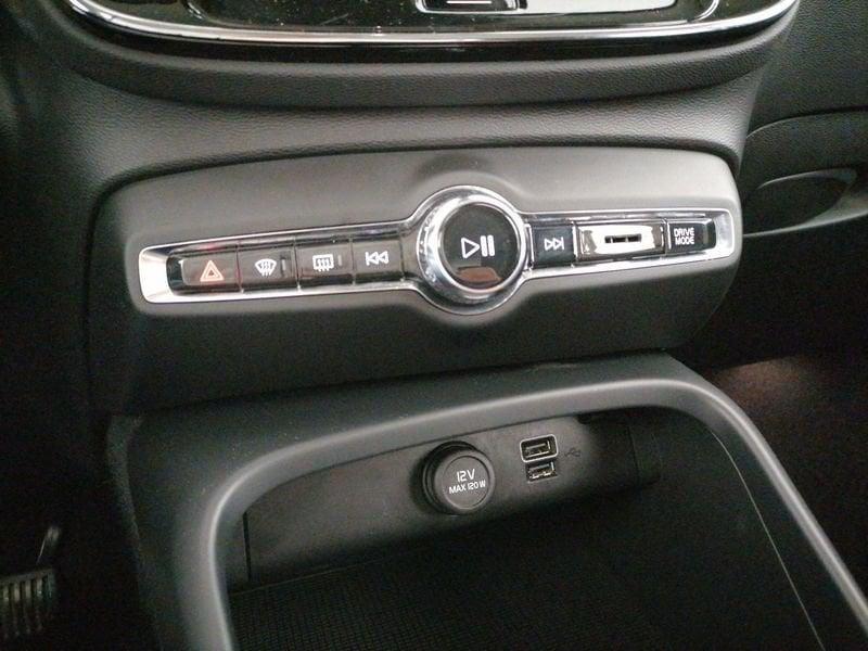 Volvo XC40 1.5 t2 Momentum auto my21
