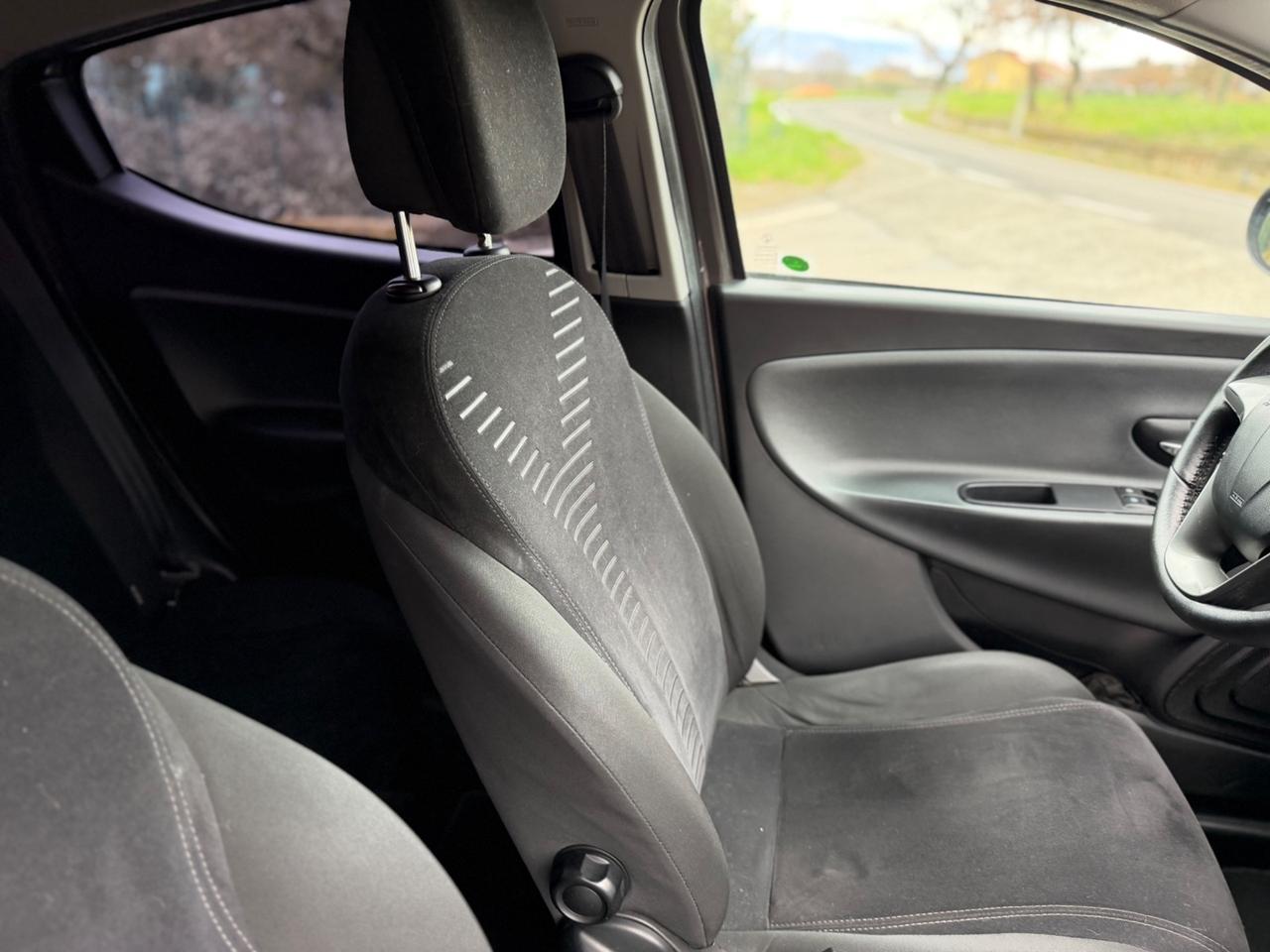 Lancia Ypsilon 1.2 69 CV 5 porte GPL Ecochic Gold