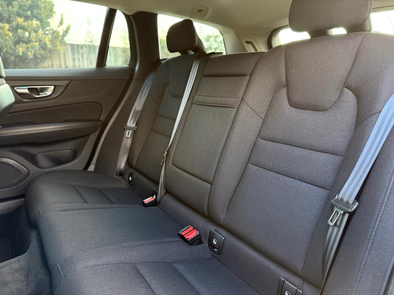 VOLVO V60 2021 B4 Geartronic R-Design