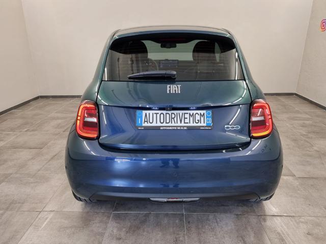 FIAT 500e Berlina 42 kWh La Prima