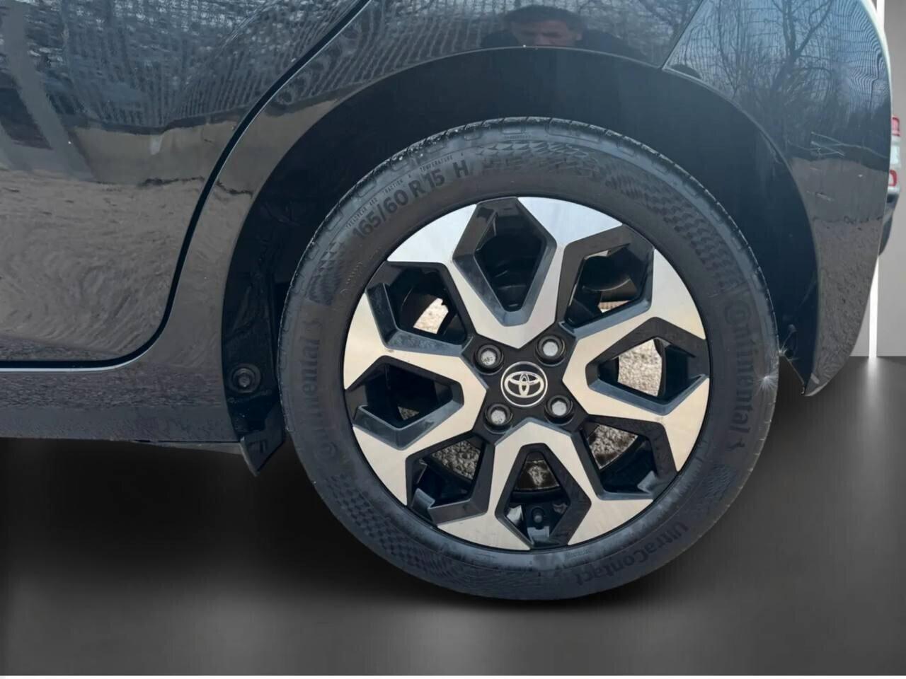 Toyota Aygo Connect 1.0 VVT-i 72 CV 5 porte x-play MMT 10/2020 CABRIO