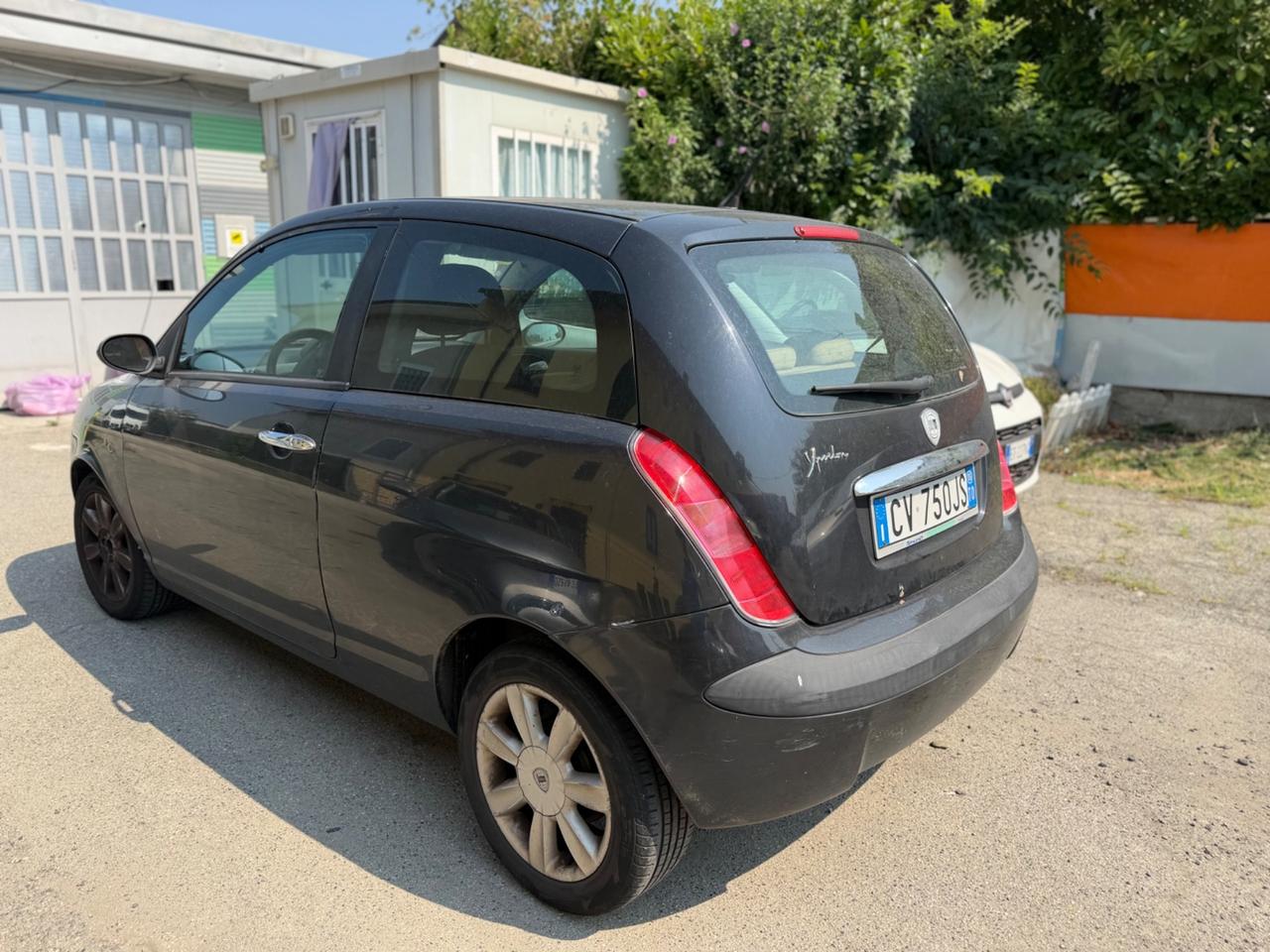 Lancia Ypsilon 1.4 16V Platino
