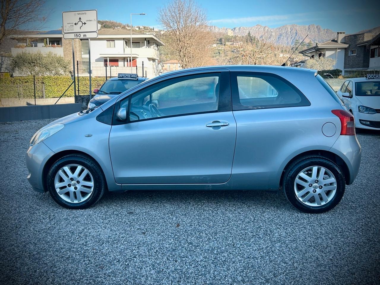 Toyota Yaris 1.3 3 porte Navi - UNIPROPRIETARIO