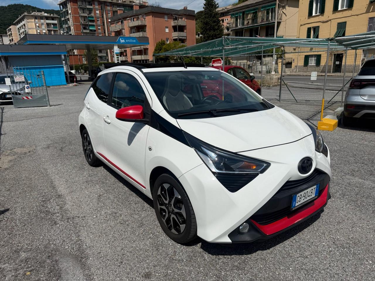 Toyota Aygo Connect 1.0 VVT-i 72 CV 5 porte x-clusiv cabrio