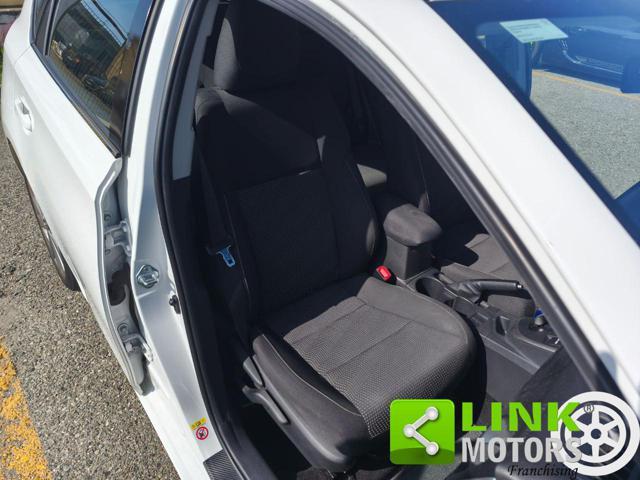 TOYOTA Auris 1.8 Hybrid Lounge