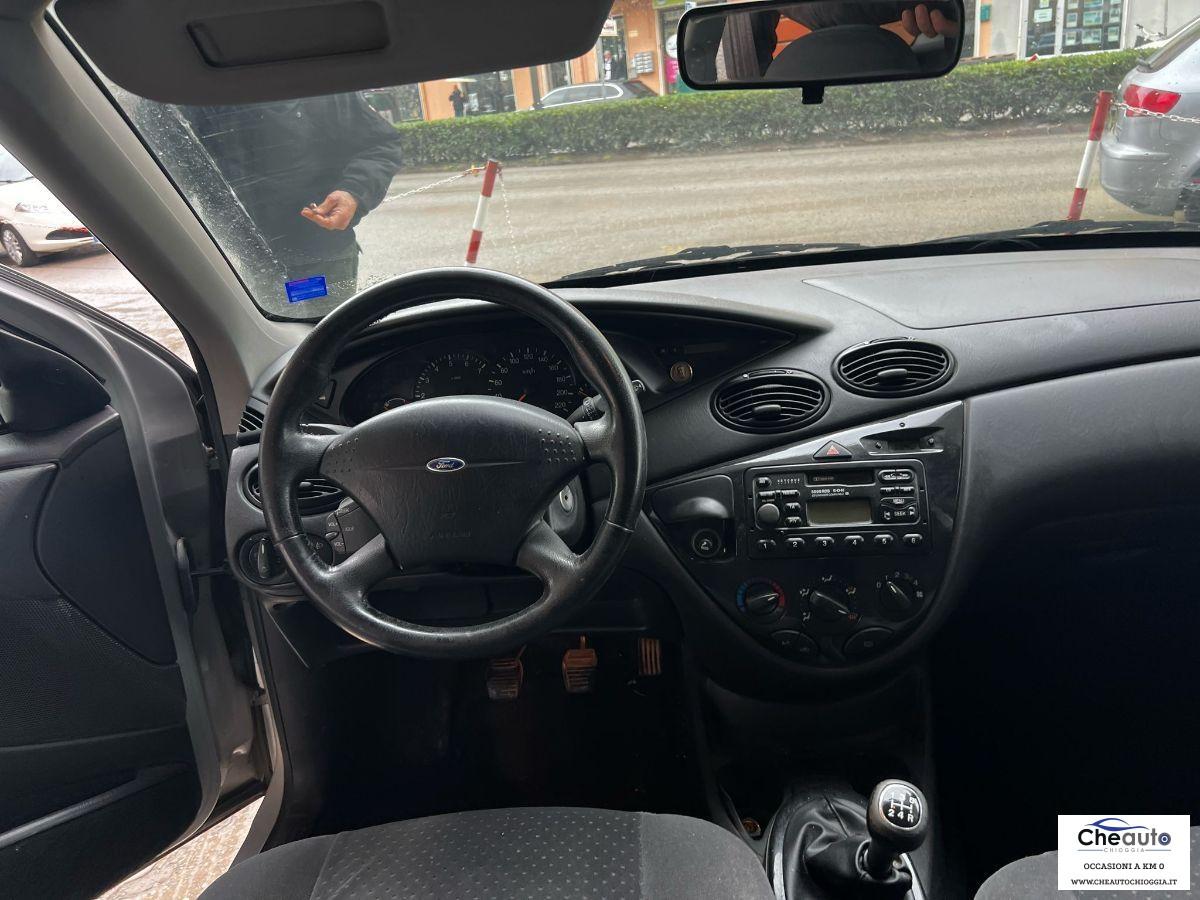 FORD - Focus - 1.6i 16V 5p. Ambiente