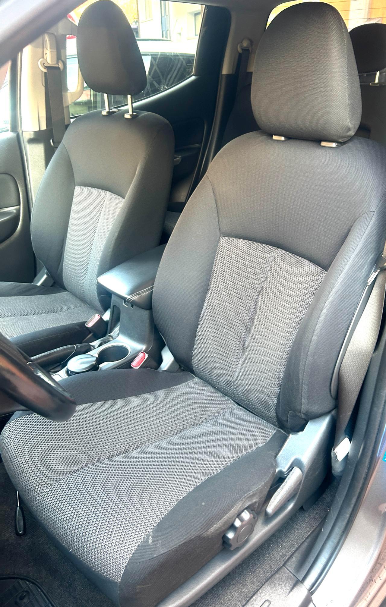 Mitsubishi L200 Double Cab L200 d.cab 2.3d Intense 4wd 150cv