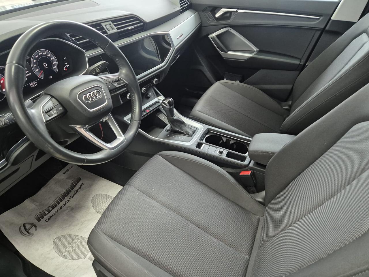 Audi Q3 35 TDI S tronic Business