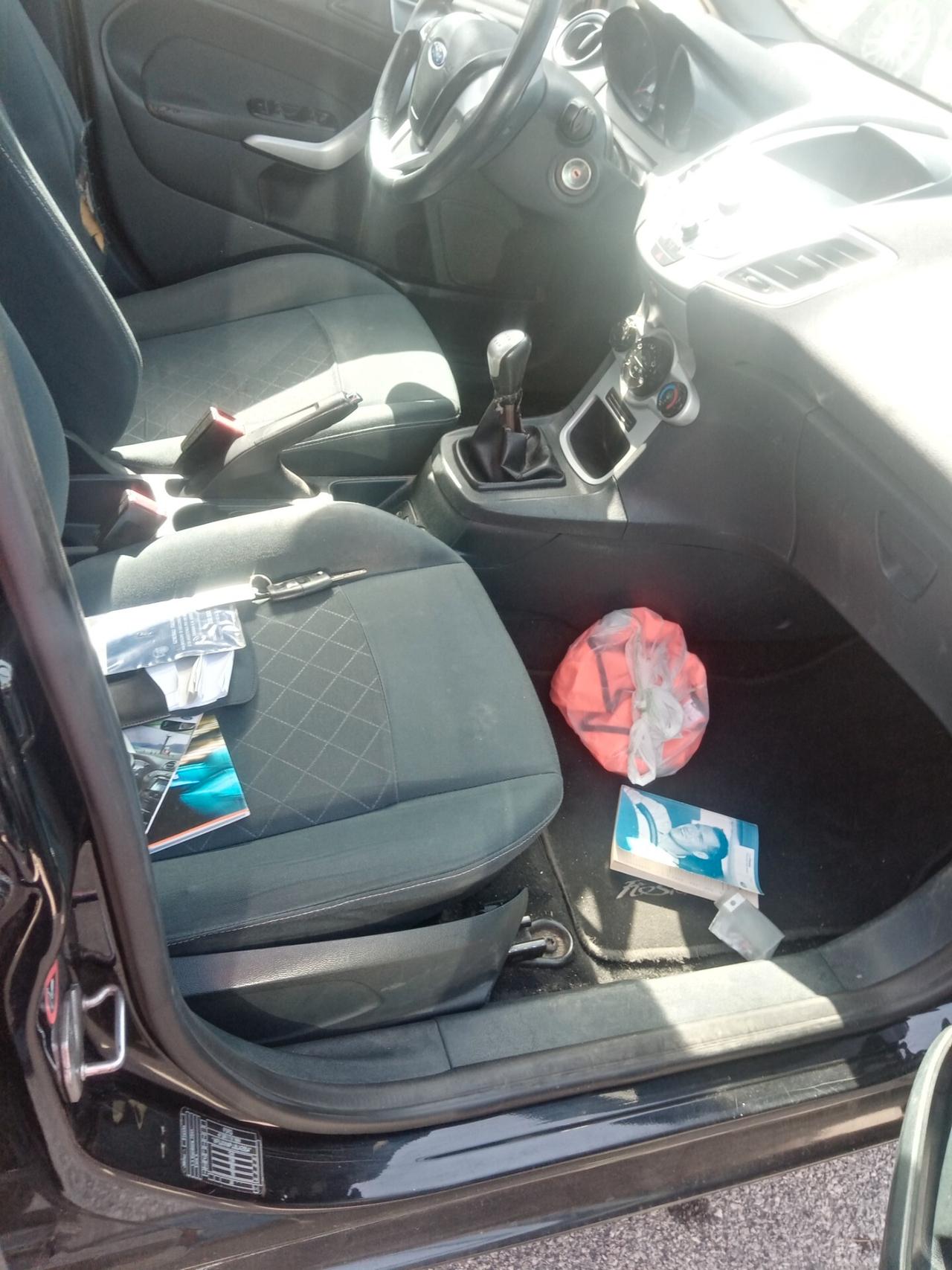Ford Fiesta 1.4 TDCi 70CV 5 porte Titanium