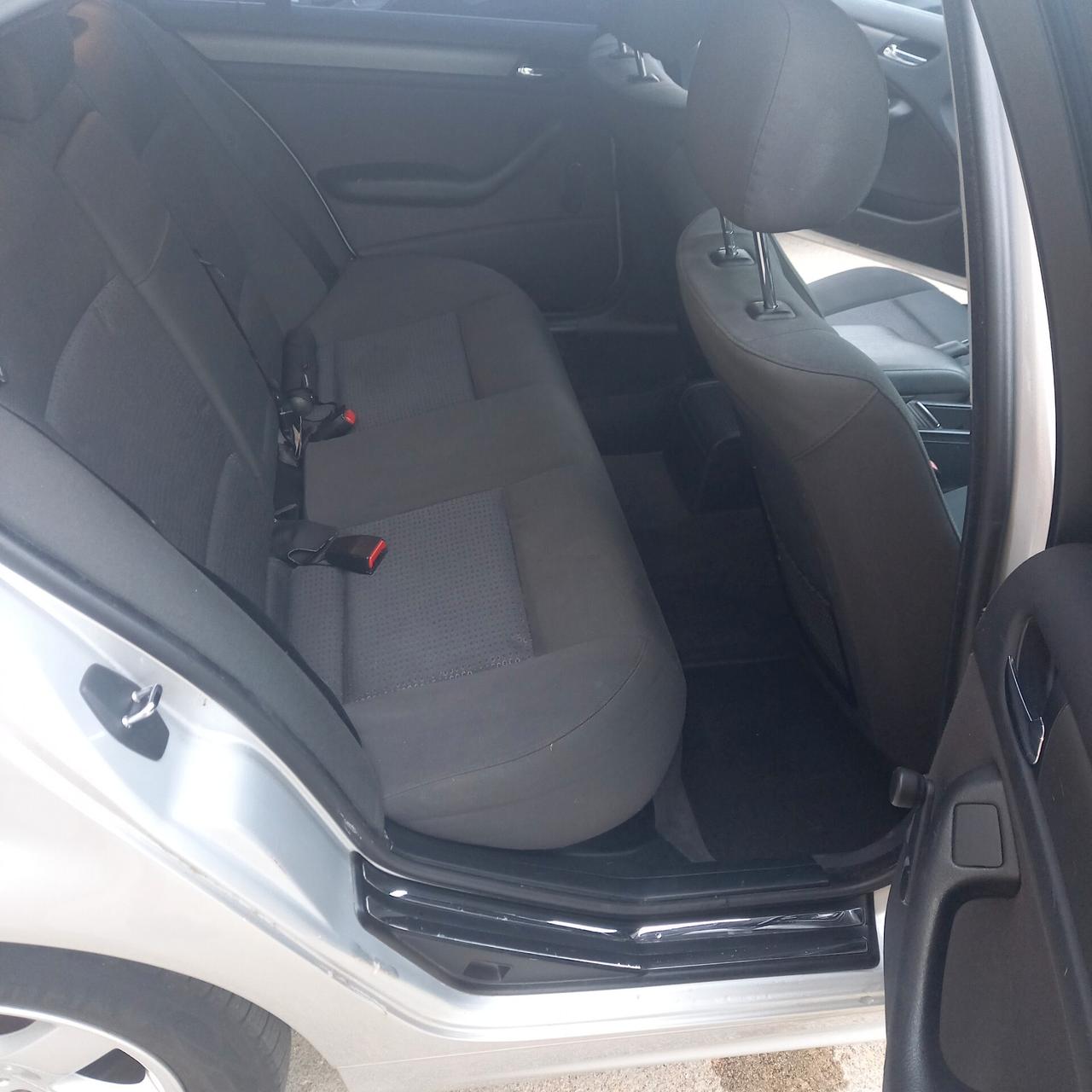 Bmw 320 320i (2.2) cat 4 porte Attiva