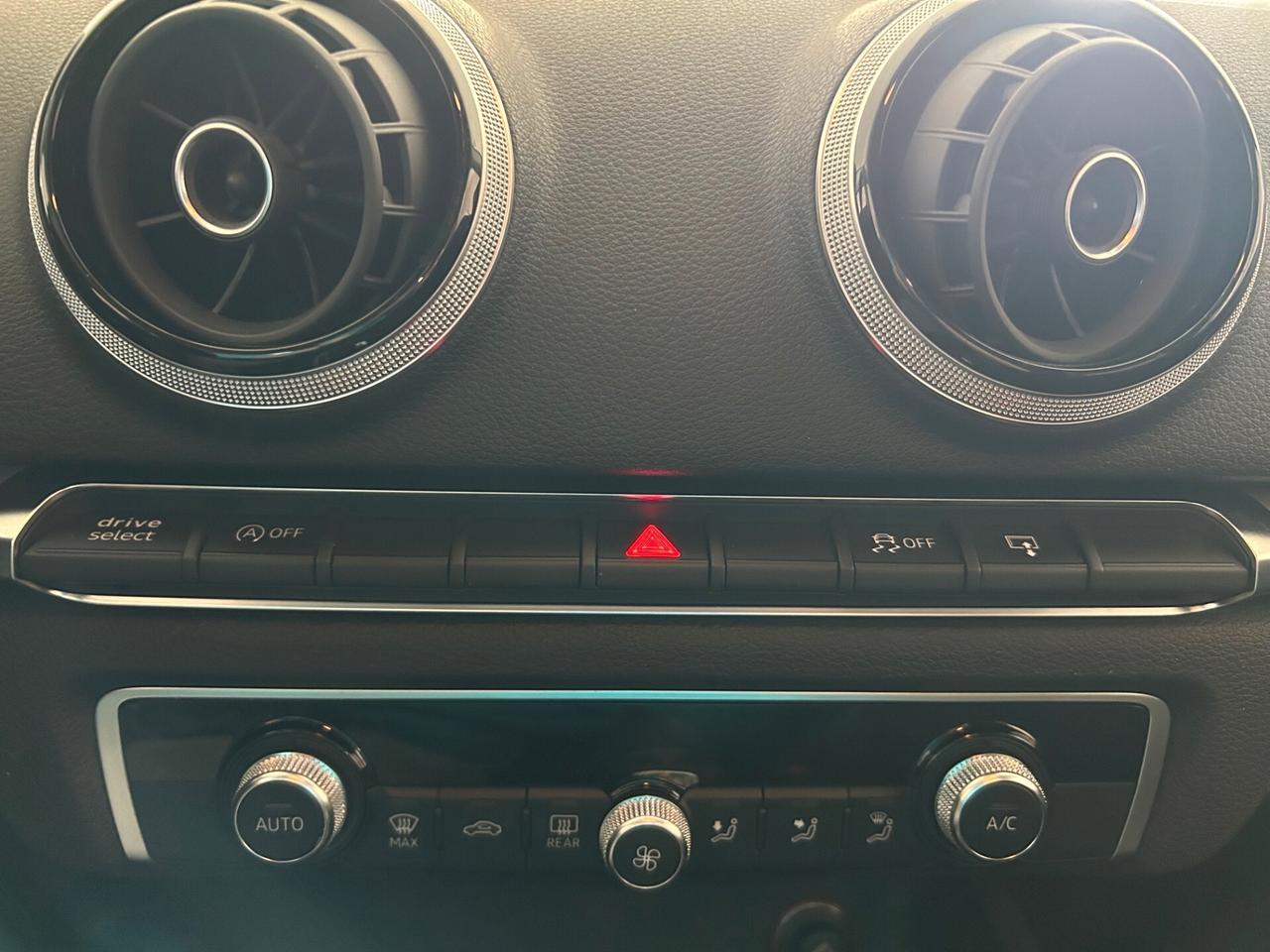 Audi A3 Sportback 1.6 TDI 110cv ADMIRED S-TRONIC E6