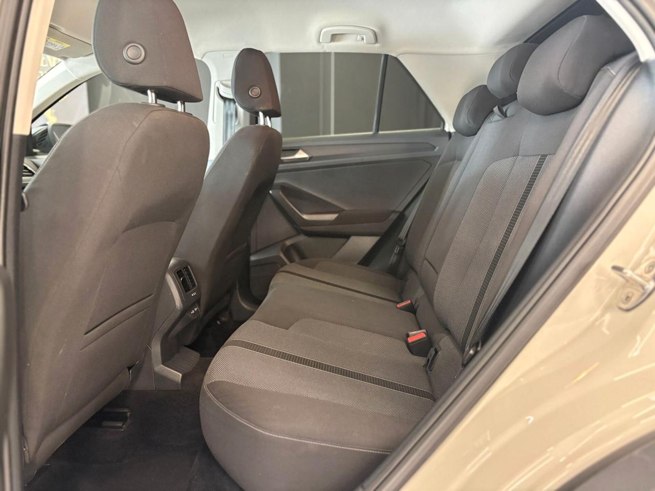 Volkswagen T-Roc 1.5 TSI 150 CV DSG 28.000 KM 2023