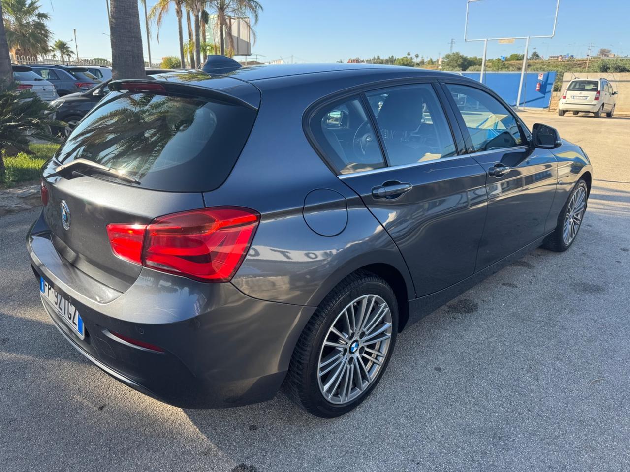 Bmw 116 116d 5p. Urban