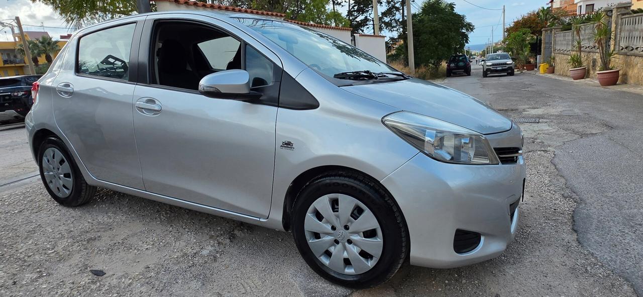 Toyota Yaris 1.0 LOUNGE 5 PORTE UNICA PROPRIETARIA