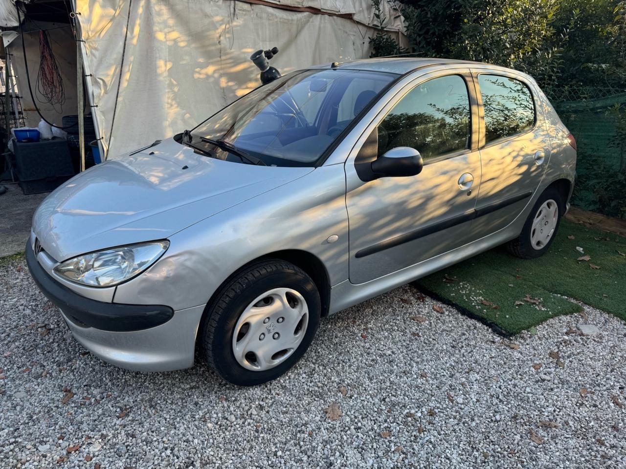Peugeot 206 1.1 5p. - NEOPATENTATI