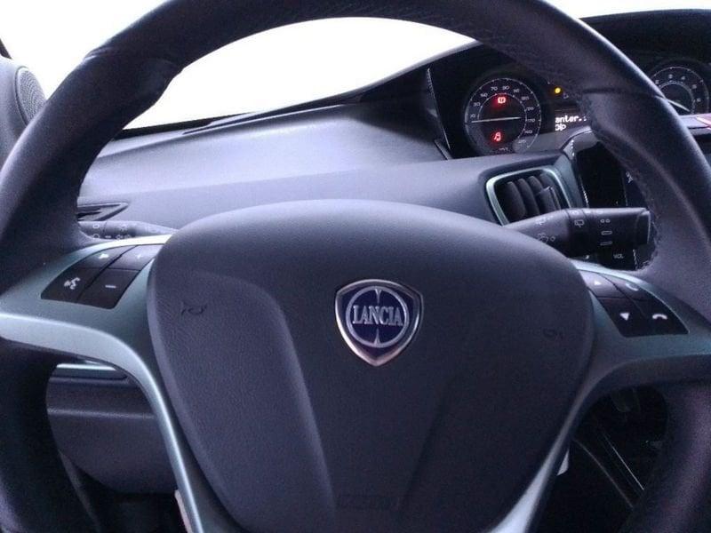 Lancia Ypsilon 1.0 firefly hybrid Platino s&s 70cv