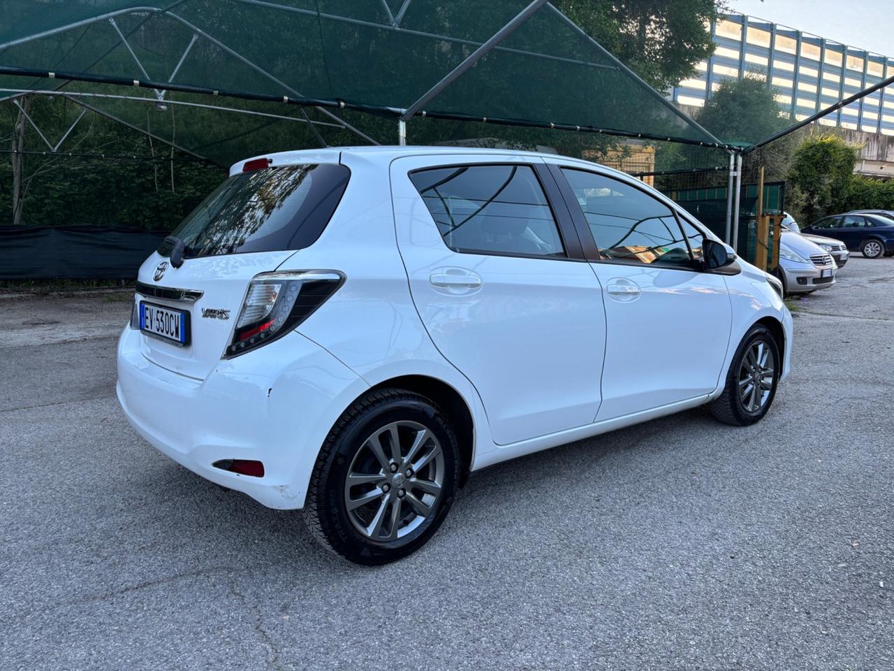 Toyota Yaris 1.4 D-4D 5 porte Lounge OK NEOPATENTATI