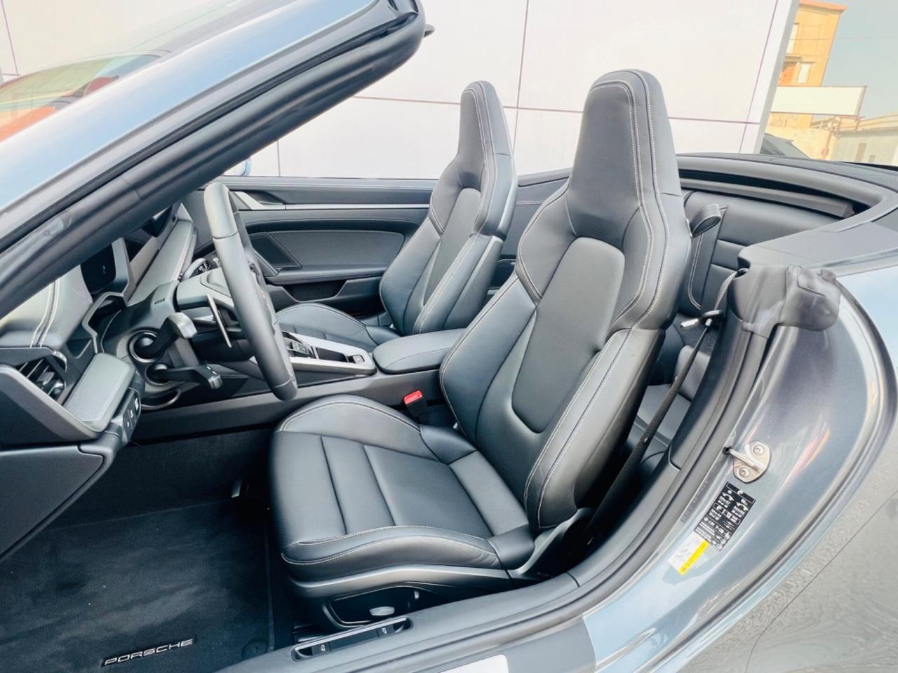 Porsche 992 Carrera Cabrio possibilità noleggio no scoring