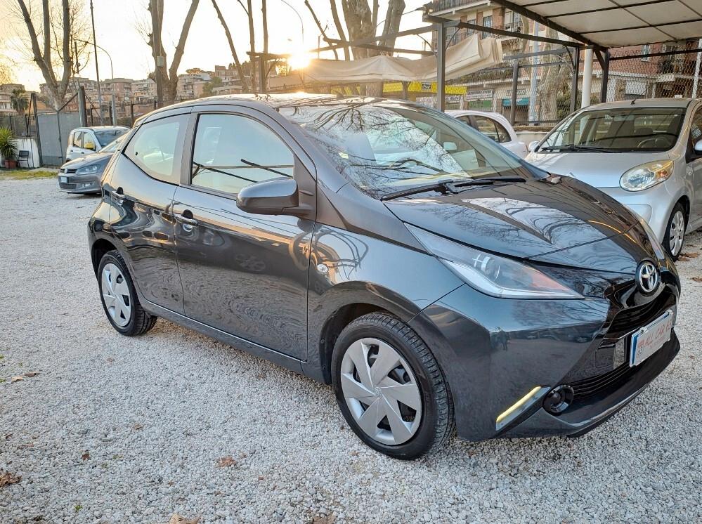 Toyota Aygo 1.0 5P X-PLAY EURO 6 OK NEOPATENTATI