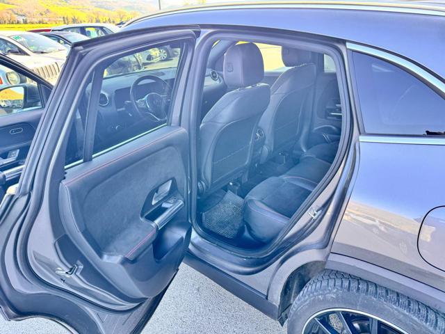MERCEDES-BENZ GLA 180 d Automatic Premium Plus pacchetto AMG full LED