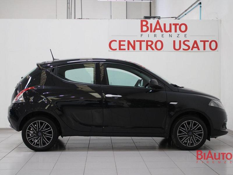 Lancia Ypsilon Ypsilon 1.0 firefly hybrid Gold s&s 70cv 5p.ti