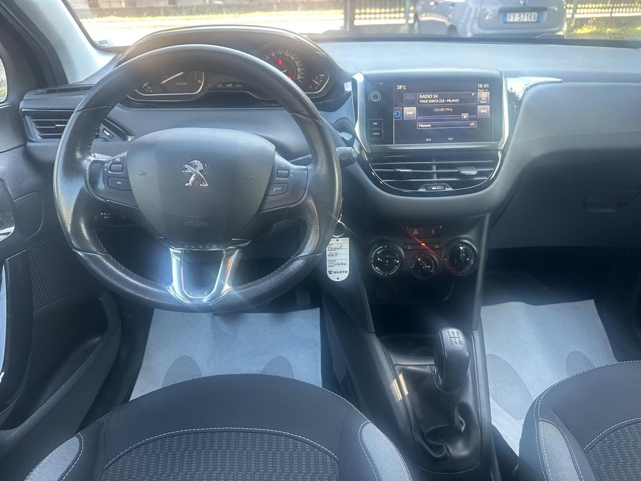 Peugeot 208 PureTech 82 5 porte Allure
