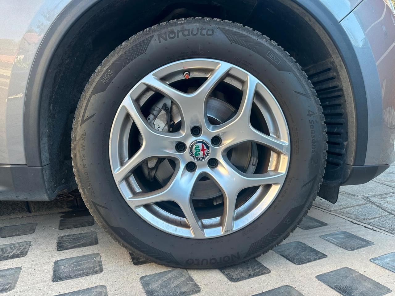 Alfa Romeo Stelvio 2.2 Turbodiesel 210 CV AT8 Q4 Executive