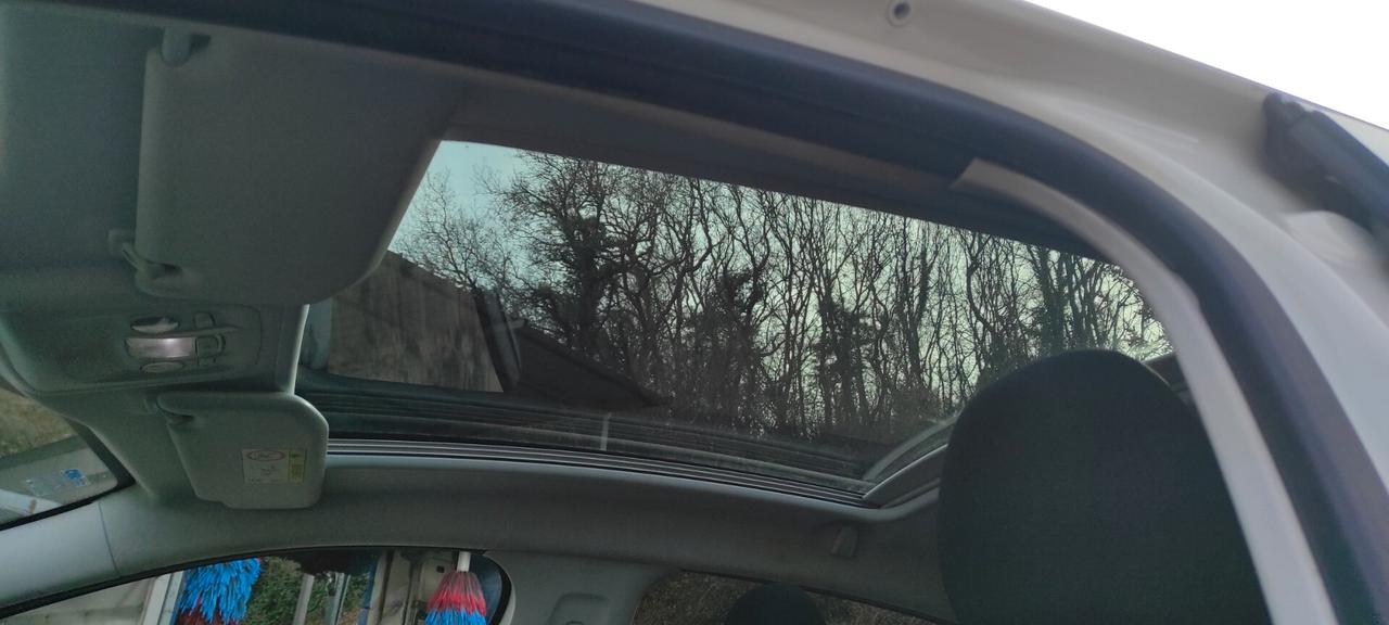 Peugeot 208 1.4 HDi 68 CV 5 porte Allure