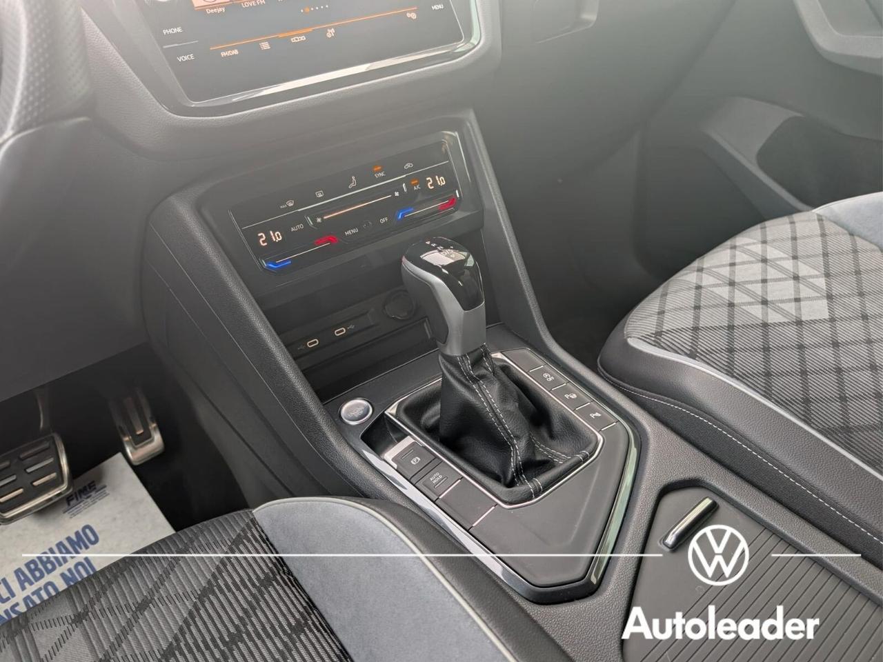 Volkswagen Tiguan R-Line 2.0 TDI 150 CV SCR DSG SOLO 27.000 Km