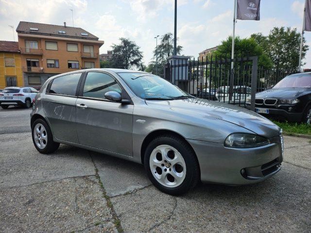 ALFA ROMEO 147 1.6i 16V T.S. (105 CV) 5p. GPL