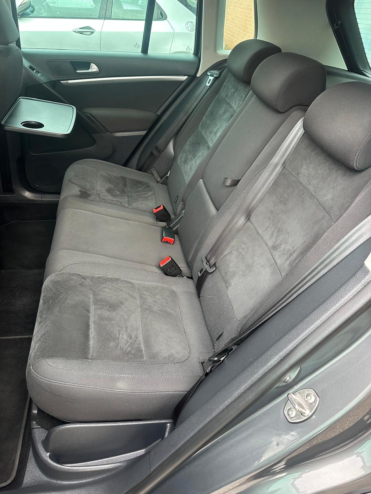 Volkswagen Tiguan 2.0 TDI Plus 110 CV Sport & Style BlueMotion Tech. TETTO APRIBILE E TUTTI TAGLIANDI VW