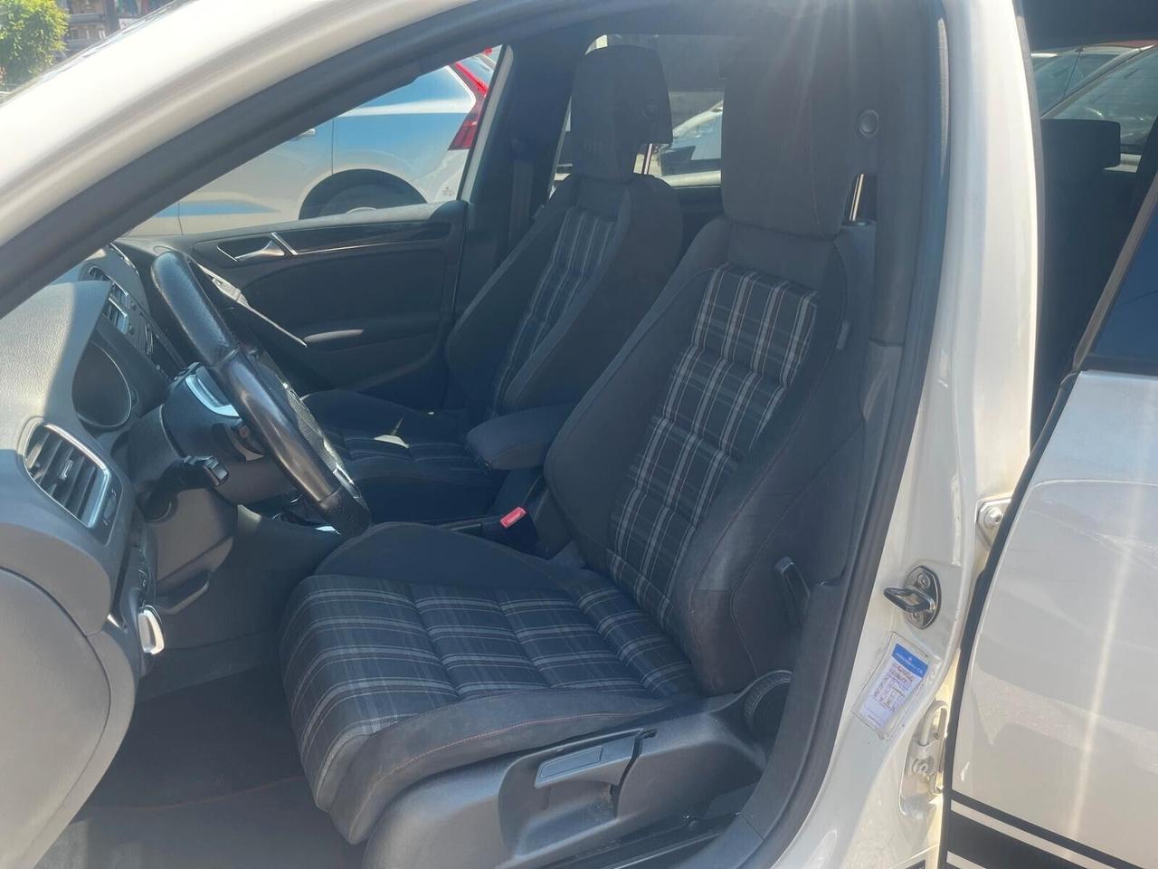 Volkswagen Golf GTI 2.0 TSI DSG 5p. - 2011