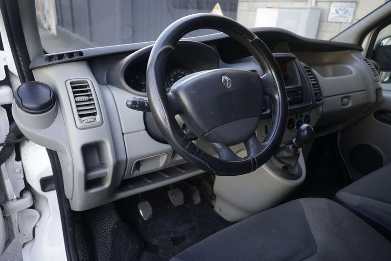 Renault Trafic Renault Trafic T27 2.0 dCi/115 PC-TN Furgone 84KW ANNO 2012