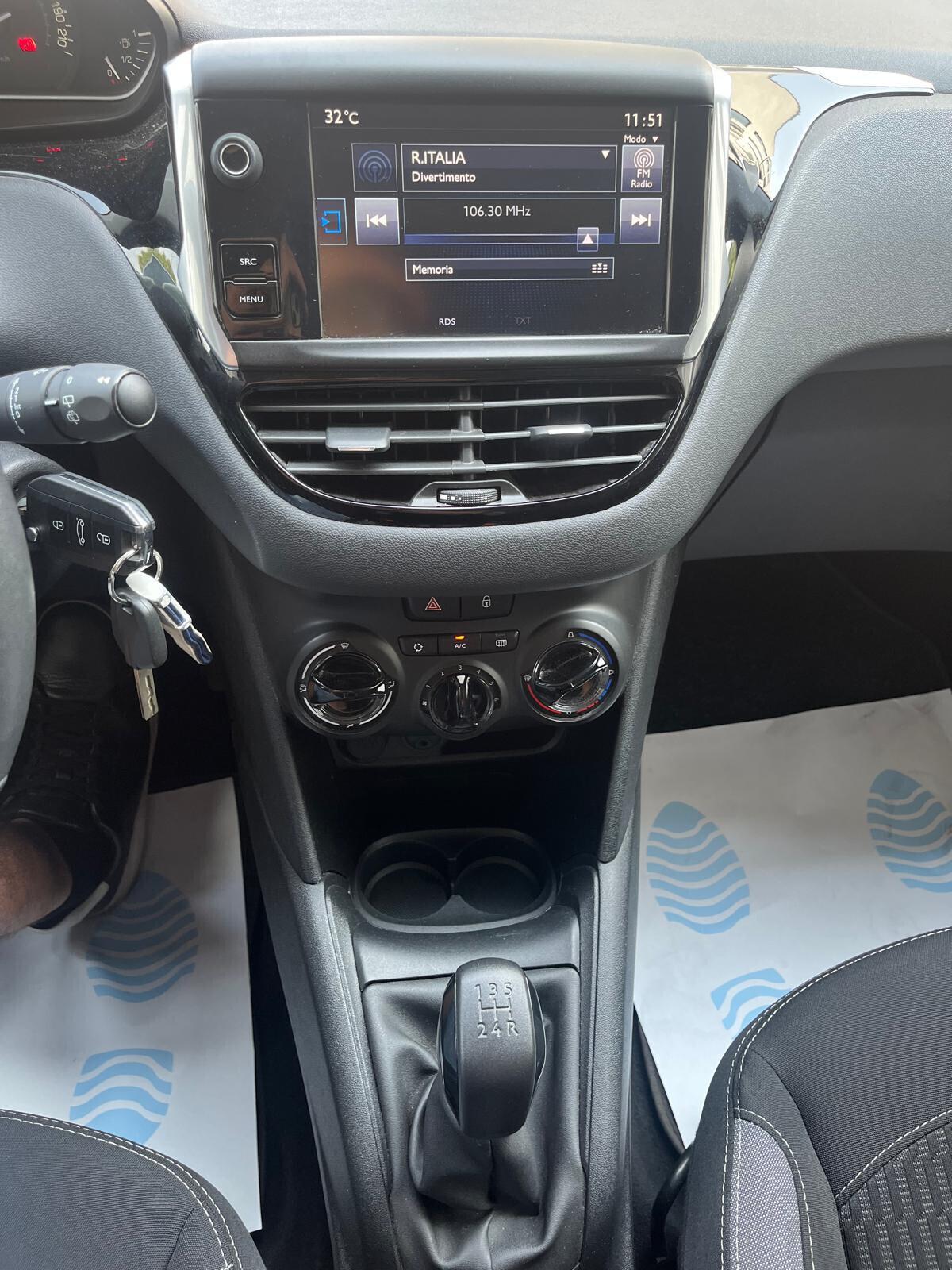Peugeot 208 PureTech 82 5 porte Allure
