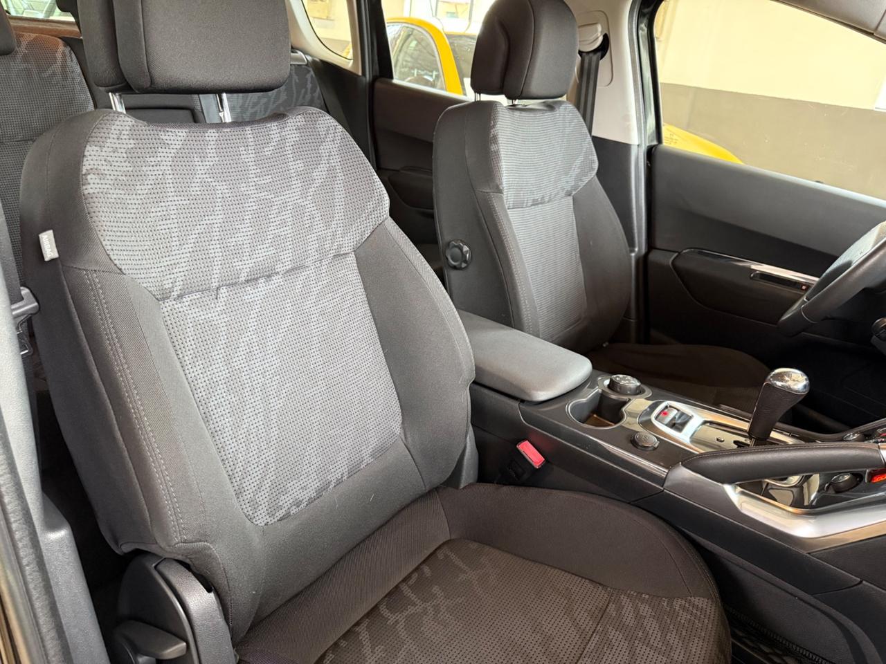 Peugeot 3008 1.6 e-HDi 112CV cambio robotizzato Stop&Start Allure