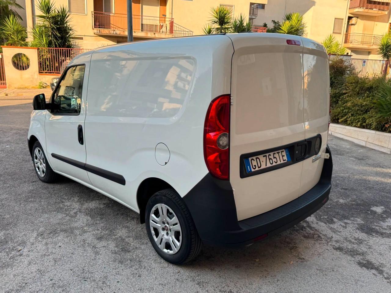 FIAT DOBLO CARGO 1.6 MJ 105 CV. E6 3 POSTI PERFETTA