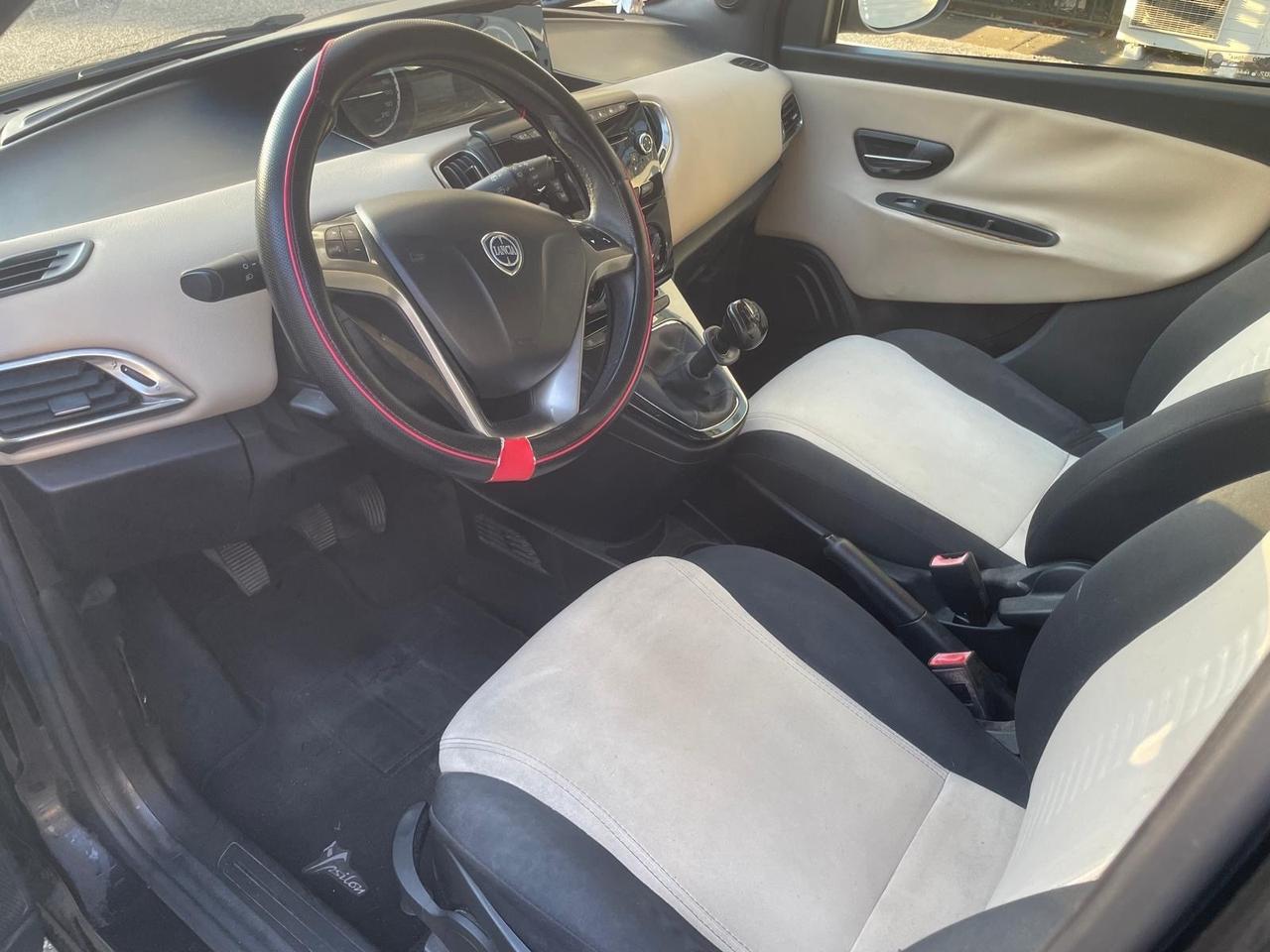 Lancia Ypsilon 0.9 TwinAir 85 CV 5 porte Metano Ecochic Gold