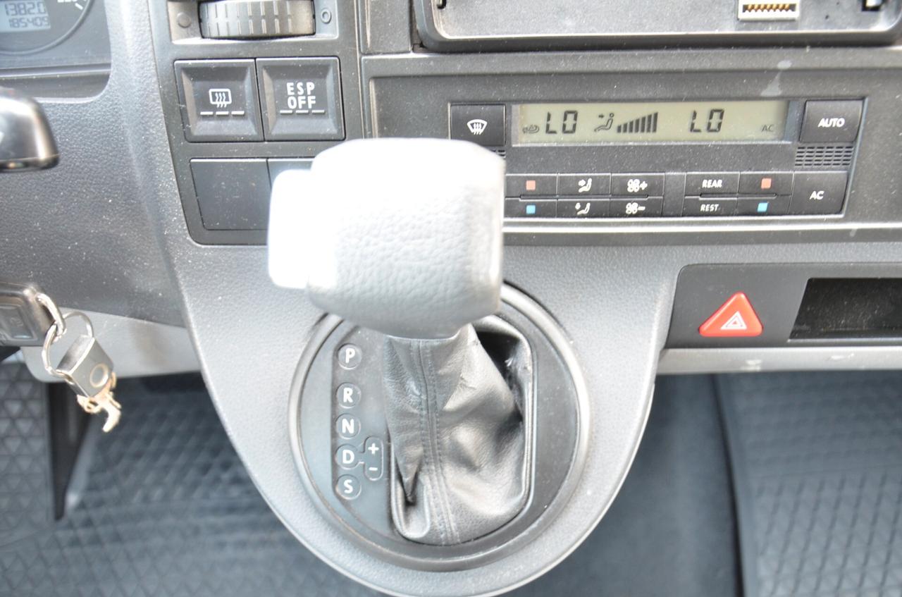 Volkswagen Transporter 2.5 TDI/130CV CARAVELLE AUTOMATICO 9 POSTI
